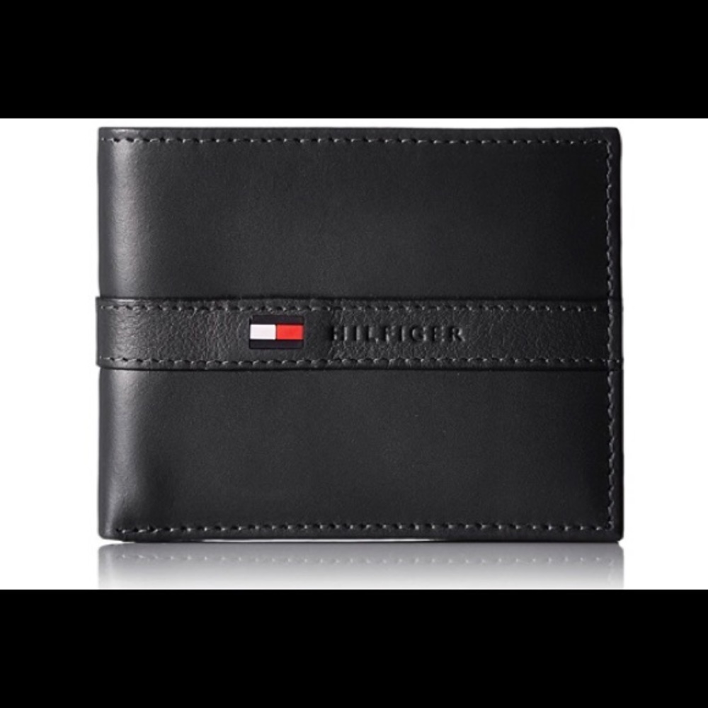 NEW Tommy Hilfiger Leather Wallet Passcase